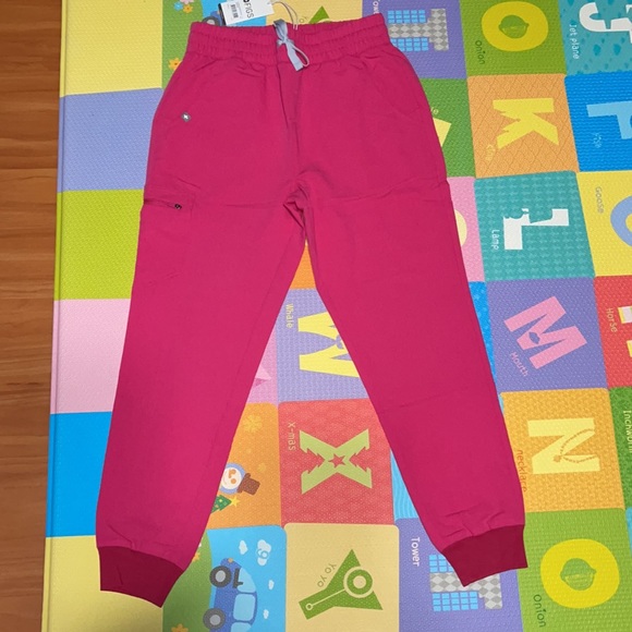 Figs Women’s Scrubs (Shocking Pink- HTP) - Picture 5 of 7